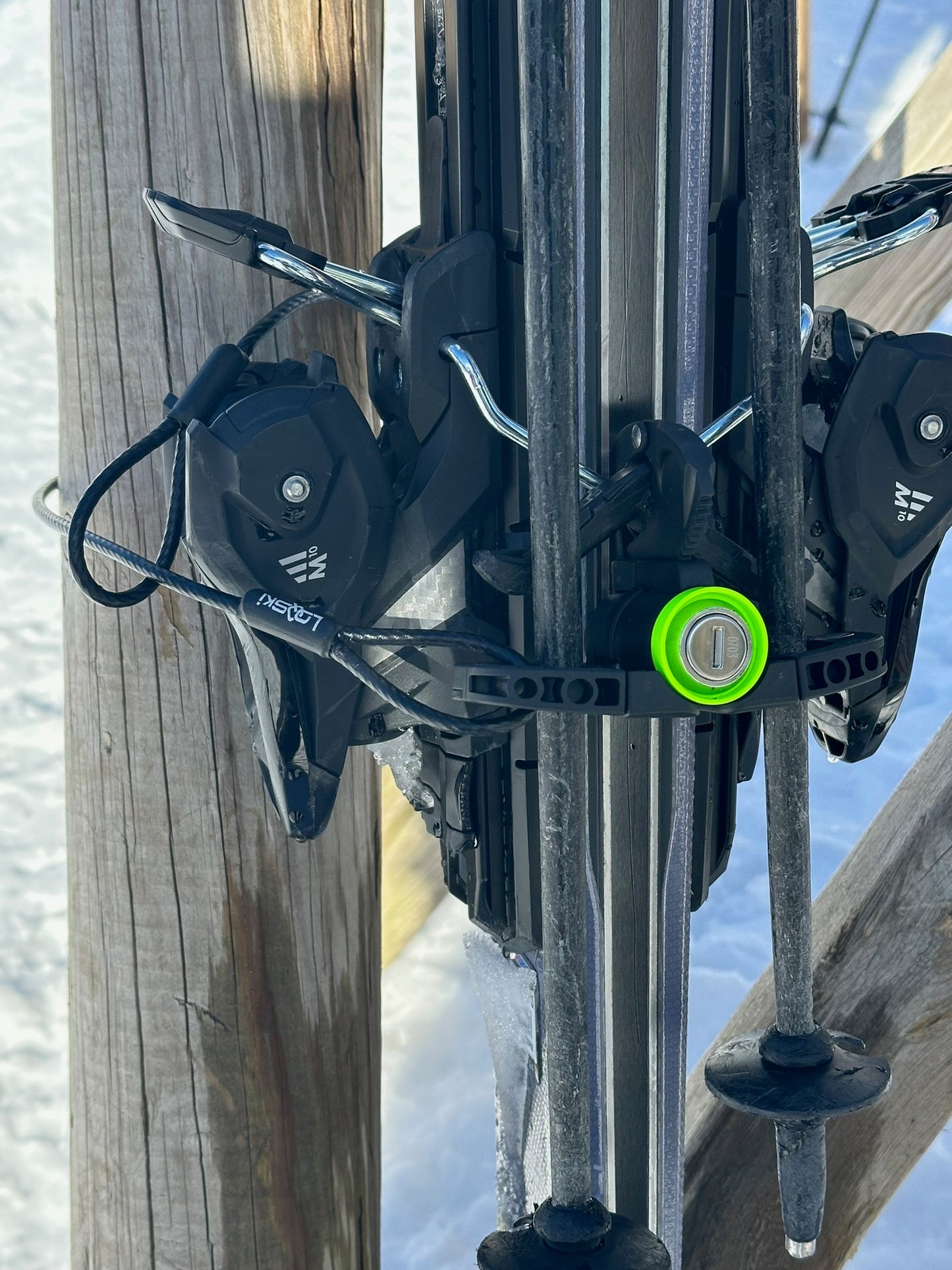 Loqski lås for ski & staver – Electric Blue